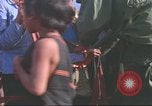 Standbild vietnamesischen Dorfbewohner Vietnam, 1965, aus Sekunde 43 historischem Filmmaterial Videoclip 65675058792
