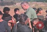 Standbild vietnamesischen Dorfbewohner Vietnam, 1965, aus Sekunde 57 historischem Filmmaterial Videoclip 65675058792