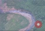 Standbild USA UH-1B Hubschrauber Vietnam, 1965, aus Sekunde 9 historischem Filmmaterial Videoclip 65675058793