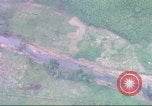 Standbild USA UH-1B Hubschrauber Vietnam, 1965, aus Sekunde 12 historischem Filmmaterial Videoclip 65675058793