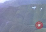 Standbild USA UH-1B Hubschrauber Vietnam, 1965, aus Sekunde 20 historischem Filmmaterial Videoclip 65675058793