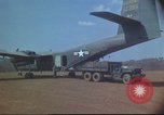Standbild USA CV-2 Caribou Flugzeug Vietnam, 1966, aus Sekunde 9 historischem Filmmaterial Videoclip 65675058798