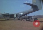 Standbild USA CV-2 Caribou Flugzeug Vietnam, 1966, aus Sekunde 10 historischem Filmmaterial Videoclip 65675058798