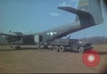 Standbild USA CV-2 Caribou Flugzeug Vietnam, 1966, aus Sekunde 12 historischem Filmmaterial Videoclip 65675058798