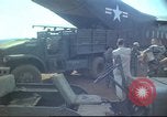 Standbild USA CV-2 Caribou Flugzeug Vietnam, 1966, aus Sekunde 28 historischem Filmmaterial Videoclip 65675058798