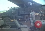 Standbild USA CV-2 Caribou Flugzeug Vietnam, 1966, aus Sekunde 35 historischem Filmmaterial Videoclip 65675058798