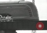 Standbild New York Central Quecksilber Lokomotive entworfen von Henry Dreyfuss Harmon New York USA, 1936, aus Sekunde 12 historischem Filmmaterial Videoclip 65675058804