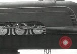 Standbild New York Central Quecksilber Lokomotive entworfen von Henry Dreyfuss Harmon New York USA, 1936, aus Sekunde 13 historischem Filmmaterial Videoclip 65675058804