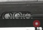 Standbild New York Central Quecksilber Lokomotive entworfen von Henry Dreyfuss Harmon New York USA, 1936, aus Sekunde 15 historischem Filmmaterial Videoclip 65675058804