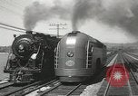 Standbild New York Central Quecksilber Lokomotive entworfen von Henry Dreyfuss Harmon New York USA, 1936, aus Sekunde 27 historischem Filmmaterial Videoclip 65675058804