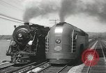 Standbild New York Central Quecksilber Lokomotive entworfen von Henry Dreyfuss Harmon New York USA, 1936, aus Sekunde 28 historischem Filmmaterial Videoclip 65675058804