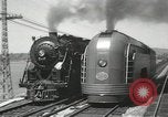 Standbild New York Central Quecksilber Lokomotive entworfen von Henry Dreyfuss Harmon New York USA, 1936, aus Sekunde 29 historischem Filmmaterial Videoclip 65675058804