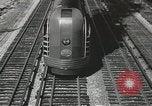 Standbild New York Central Quecksilber Lokomotive entworfen von Henry Dreyfuss Harmon New York USA, 1936, aus Sekunde 42 historischem Filmmaterial Videoclip 65675058804