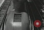 Standbild New York Central Quecksilber Lokomotive entworfen von Henry Dreyfuss Harmon New York USA, 1936, aus Sekunde 44 historischem Filmmaterial Videoclip 65675058804