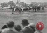Standbild Amy Mollison Croydon London England, 1936, aus Sekunde 25 historischem Filmmaterial Videoclip 65675058805