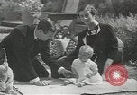 Standbild Prince Edward London England Vereinigtes Königreich, 1936, aus Sekunde 32 historischem Filmmaterial Videoclip 65675058813