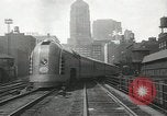 Standbild New York Central Merkur Zug und Lokomotive Chicago Illinois USA, 1936, aus Sekunde 16 historischem Filmmaterial Videoclip 65675058818
