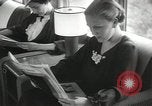 Standbild New York Central Merkur Zug und Lokomotive Chicago Illinois USA, 1936, aus Sekunde 22 historischem Filmmaterial Videoclip 65675058818