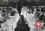 Standbild New York Central Merkur Zug und Lokomotive Chicago Illinois USA, 1936, aus Sekunde 33 historischem Filmmaterial Videoclip 65675058818