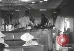 Standbild New York Central Merkur Zug und Lokomotive Chicago Illinois USA, 1936, aus Sekunde 40 historischem Filmmaterial Videoclip 65675058818