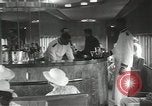 Standbild New York Central Merkur Zug und Lokomotive Chicago Illinois USA, 1936, aus Sekunde 49 historischem Filmmaterial Videoclip 65675058818