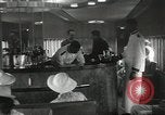 Standbild New York Central Merkur Zug und Lokomotive Chicago Illinois USA, 1936, aus Sekunde 50 historischem Filmmaterial Videoclip 65675058818