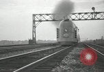 Standbild New York Central Merkur Zug und Lokomotive Chicago Illinois USA, 1936, aus Sekunde 57 historischem Filmmaterial Videoclip 65675058818