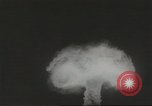 Standbild Atom Bomb Explosion Nevada United States USA, 1957, aus Sekunde 50 historischem Filmmaterial Videoclip 65675058822