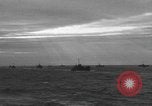 Standbild alliierte Invasion Konvoi unterwegs auf D-Day Normandie Frankreich, 1944, aus Sekunde 4 historischem Filmmaterial Videoclip 65675058845