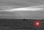 Standbild alliierte Invasion Konvoi unterwegs auf D-Day Normandie Frankreich, 1944, aus Sekunde 5 historischem Filmmaterial Videoclip 65675058845