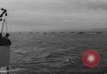 Standbild alliierte Invasion Konvoi unterwegs auf D-Day Normandie Frankreich, 1944, aus Sekunde 7 historischem Filmmaterial Videoclip 65675058845