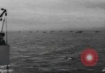 Standbild alliierte Invasion Konvoi unterwegs auf D-Day Normandie Frankreich, 1944, aus Sekunde 8 historischem Filmmaterial Videoclip 65675058845