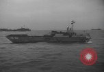 Standbild alliierte Invasion Konvoi unterwegs auf D-Day Normandie Frankreich, 1944, aus Sekunde 21 historischem Filmmaterial Videoclip 65675058845
