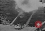 Standbild alliierte Invasion Konvoi unterwegs auf D-Day Normandie Frankreich, 1944, aus Sekunde 25 historischem Filmmaterial Videoclip 65675058845