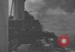 Standbild alliierte Invasion Konvoi unterwegs auf D-Day Normandie Frankreich, 1944, aus Sekunde 26 historischem Filmmaterial Videoclip 65675058845