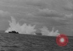 Standbild alliierte Invasion Konvoi unterwegs auf D-Day Normandie Frankreich, 1944, aus Sekunde 36 historischem Filmmaterial Videoclip 65675058845