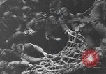 Standbild alliierte Invasion Konvoi unterwegs auf D-Day Normandie Frankreich, 1944, aus Sekunde 61 historischem Filmmaterial Videoclip 65675058845