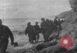 Standbild Allied Forces in amphibischen Landungen auf D-Day in Zweiten Weltkrieg Normandie Frankreich, 1944, aus Sekunde 19 historischem Filmmaterial Videoclip 65675058847