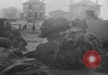 Standbild Allied Forces in amphibischen Landungen auf D-Day in Zweiten Weltkrieg Normandie Frankreich, 1944, aus Sekunde 28 historischem Filmmaterial Videoclip 65675058847