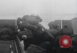 Standbild Allied Forces in amphibischen Landungen auf D-Day in Zweiten Weltkrieg Normandie Frankreich, 1944, aus Sekunde 38 historischem Filmmaterial Videoclip 65675058847