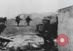 Standbild Allied Forces in amphibischen Landungen auf D-Day in Zweiten Weltkrieg Normandie Frankreich, 1944, aus Sekunde 53 historischem Filmmaterial Videoclip 65675058847