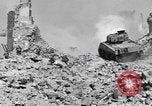 Standbild Re-enactment von Infanteristen des 24 Neuseeland Bataillon Italien, 1944, aus Sekunde 10 historischem Filmmaterial Videoclip 65675058848