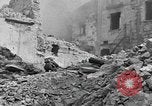 Standbild Re-enactment von Infanteristen des 24 Neuseeland Bataillon Italien, 1944, aus Sekunde 33 historischem Filmmaterial Videoclip 65675058848