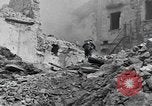 Standbild Re-enactment von Infanteristen des 24 Neuseeland Bataillon Italien, 1944, aus Sekunde 36 historischem Filmmaterial Videoclip 65675058848