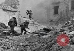 Standbild Re-enactment von Infanteristen des 24 Neuseeland Bataillon Italien, 1944, aus Sekunde 39 historischem Filmmaterial Videoclip 65675058848