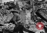 Standbild Re-enactment von Infanteristen des 24 Neuseeland Bataillon Italien, 1944, aus Sekunde 41 historischem Filmmaterial Videoclip 65675058848