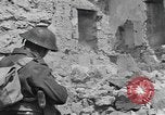 Standbild Re-enactment von Infanteristen des 24 Neuseeland Bataillon Italien, 1944, aus Sekunde 50 historischem Filmmaterial Videoclip 65675058848