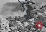 Standbild Re-enactment von Infanteristen des 24 Neuseeland Bataillon Italien, 1944, aus Sekunde 52 historischem Filmmaterial Videoclip 65675058848