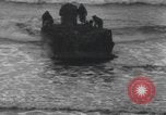 Standbild Sherman Tank Devon England, 1943, aus Sekunde 61 historischem Filmmaterial Videoclip 65675058869