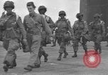 Image 502e Régiment d'infanterie de parachutistes la 101e Division aéroportée l'Angleterre, 1944, de la seconde 3 séquences d'archives historiques vidéo 65675058878